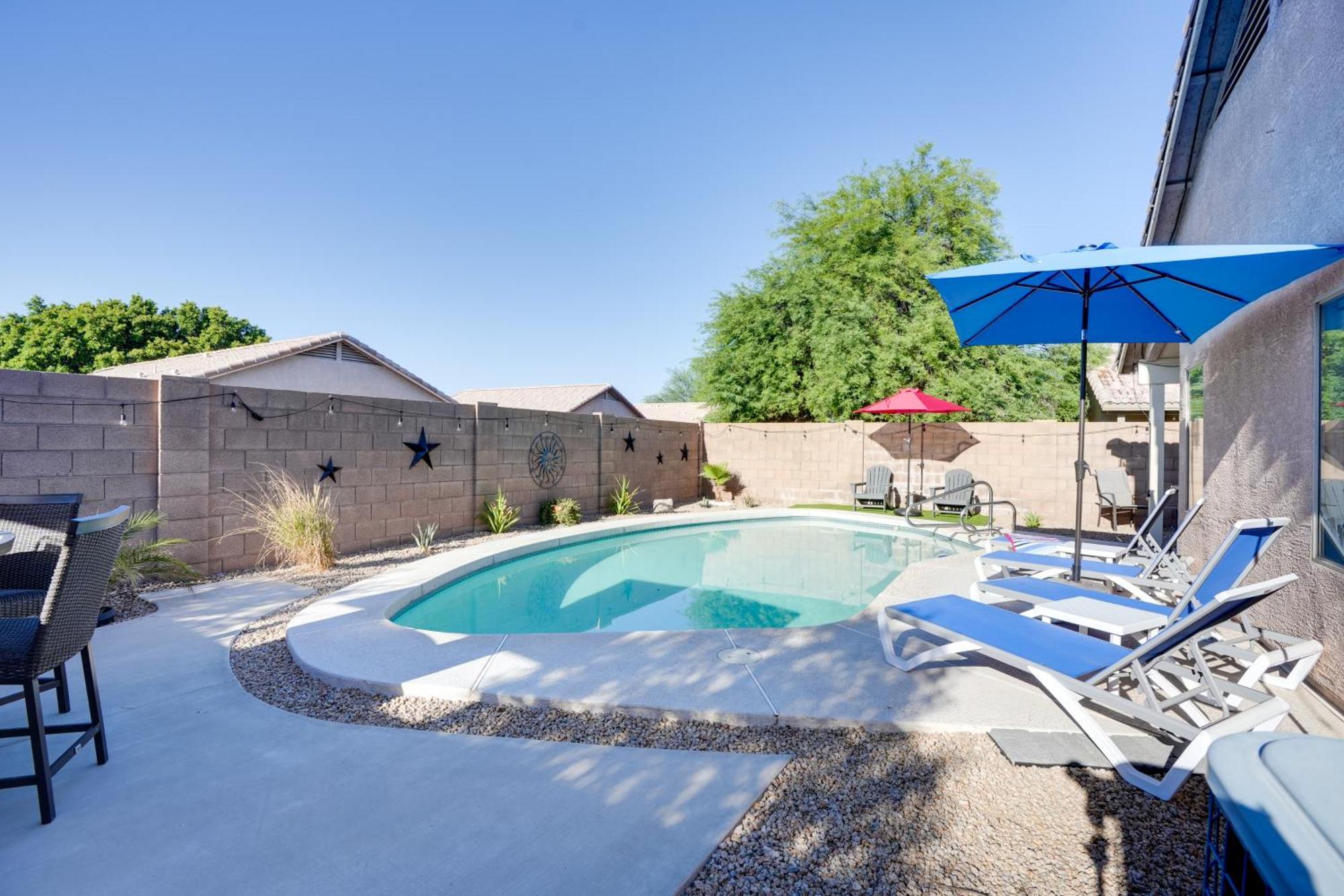 Sunny Surprise Getaway With Private Yard And Pool Villa Exterior photo